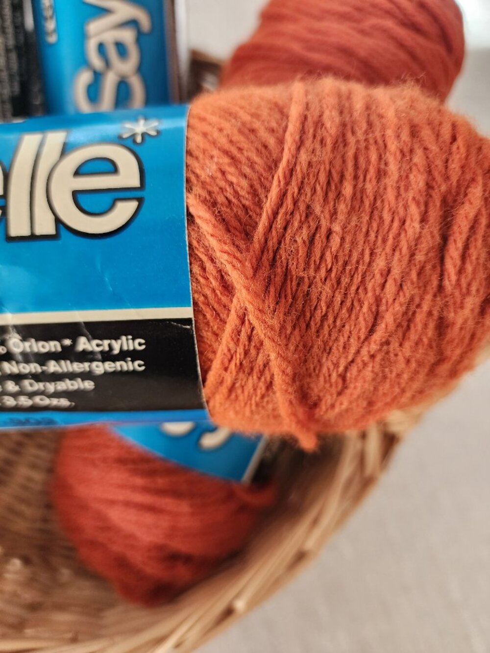 Vintage TG&Y Sayelle Yarn Lot (4) 70s Retro Rust & Dark Brown Orlon Acrylic - Picture 10 of 12